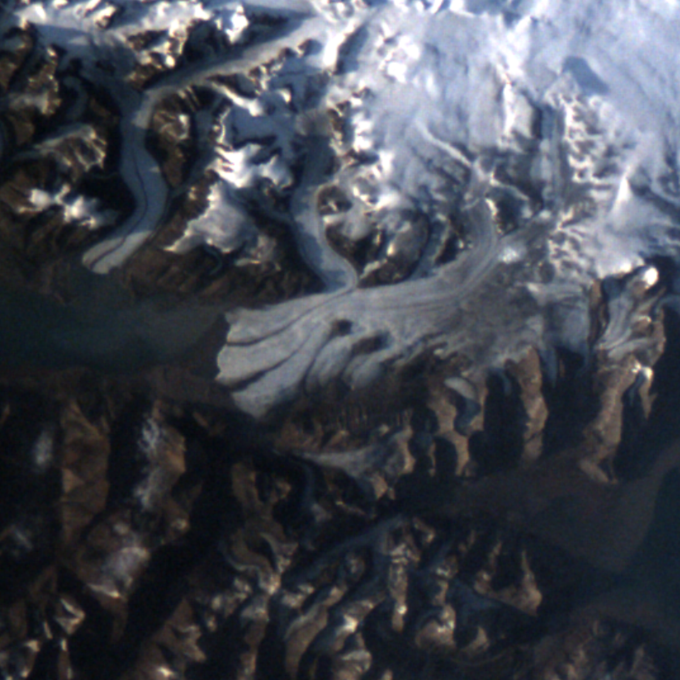 Erste OPS-SAT-Fotos zeigen eisige Fjorde