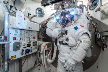 Thomas Pesquet during vacuum chamber testing