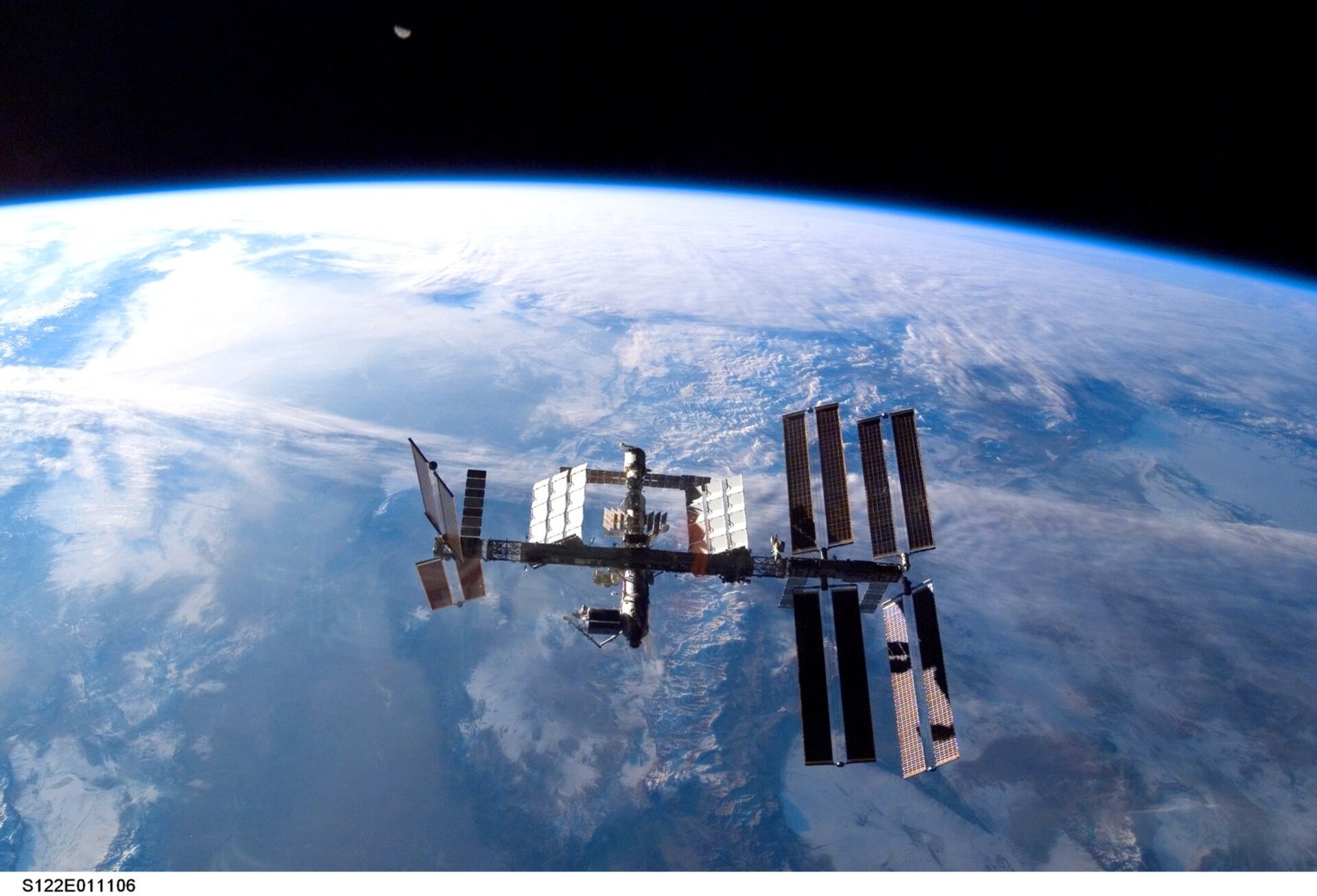 International_Space_Station_seen_from_Space_Shuttle_Atlantis