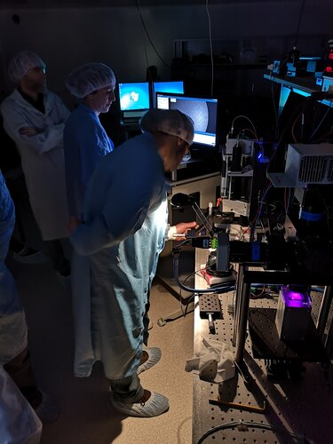 Shining lasers for Space Station experiment