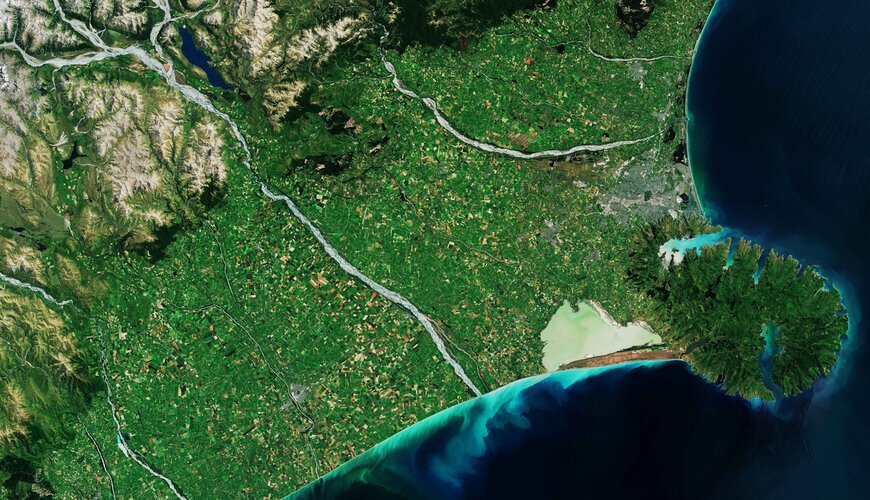 The Copernicus Sentinel-2 mission takes us over the Banks Peninsula on the South Island of New Zealand.