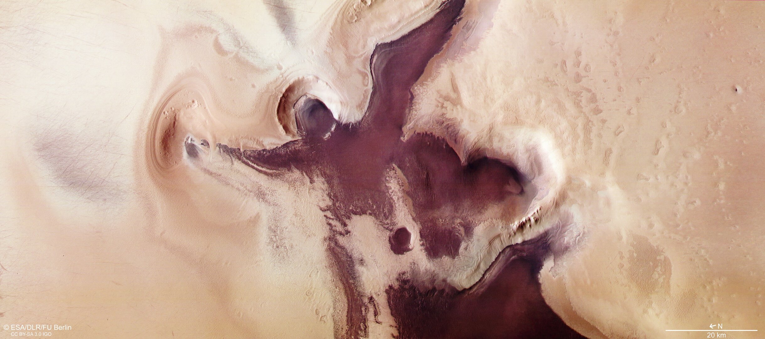 Festive_silhouettes_near_Mars_south_pole