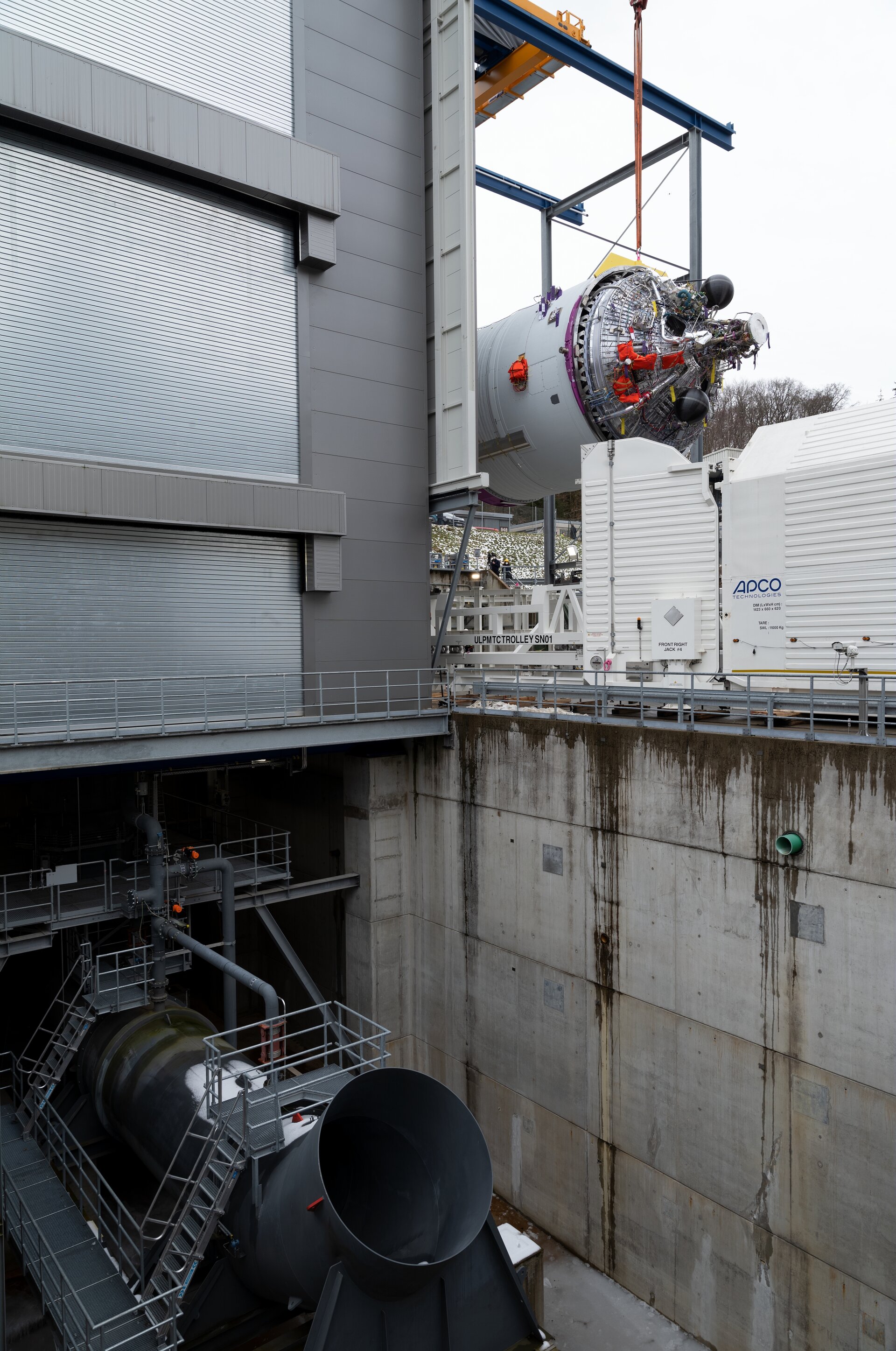 The Ariane 6 upper stage has been installed for tests at the DLR German Aerospace Center in Lampoldshausen, Germany