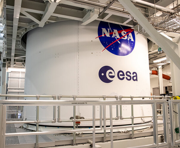 ESA and NASA logos added to Artemis I fairings