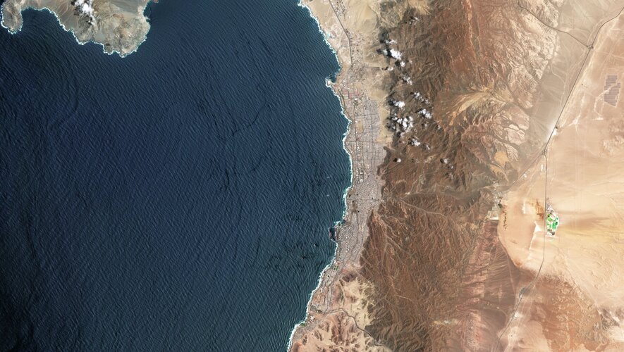 Antofagasta, a port city in northern Chile, is featured in this image captured by the Copernicus Sentinel-2 mission.