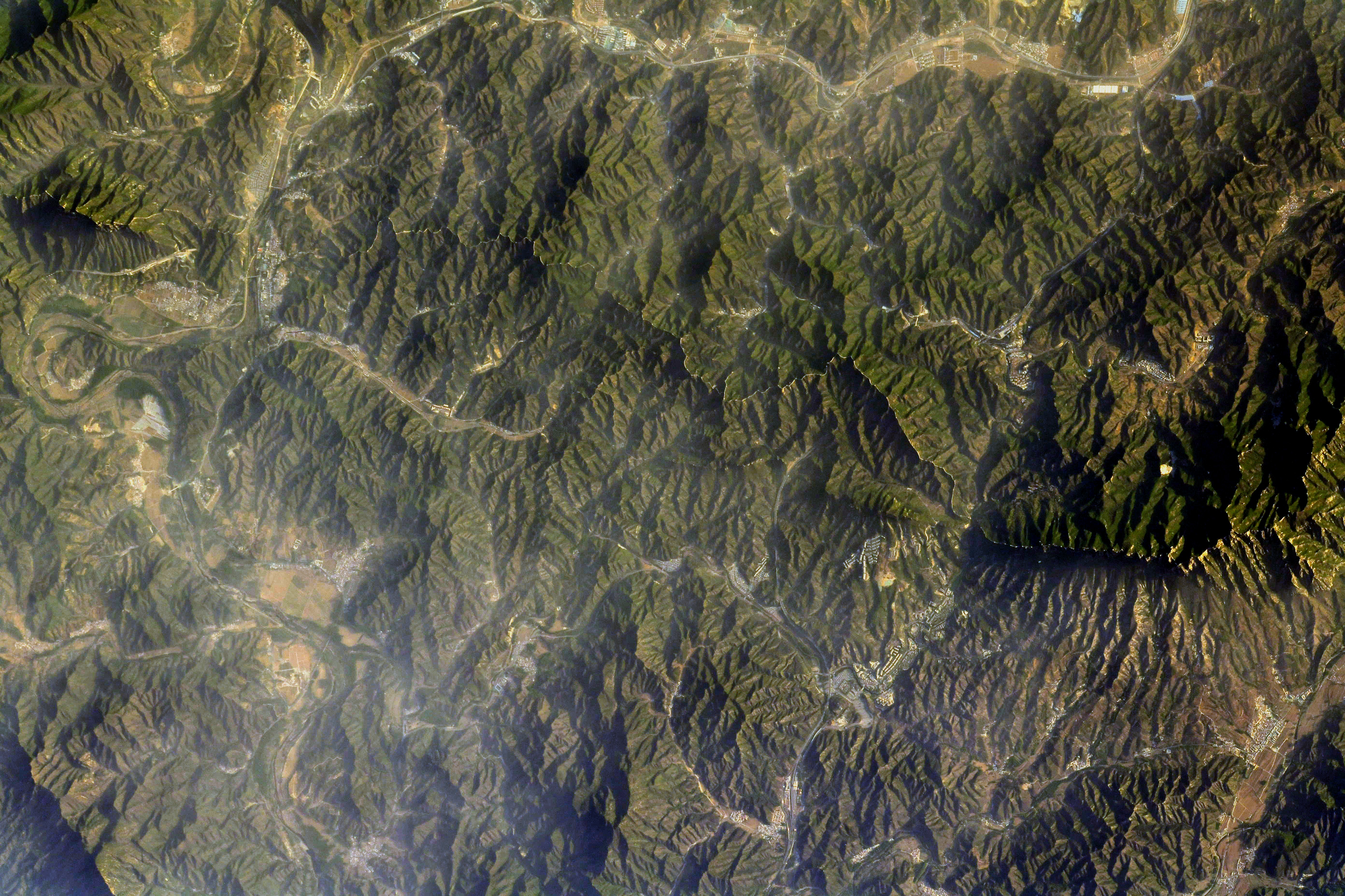 Can You See the Great Wall from the Space or Moon? Visibility from Outer  Space