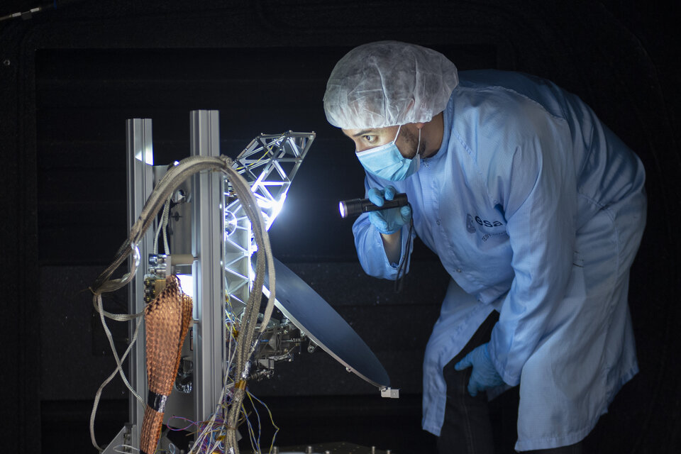 Test facility for Jupiter mission antenna