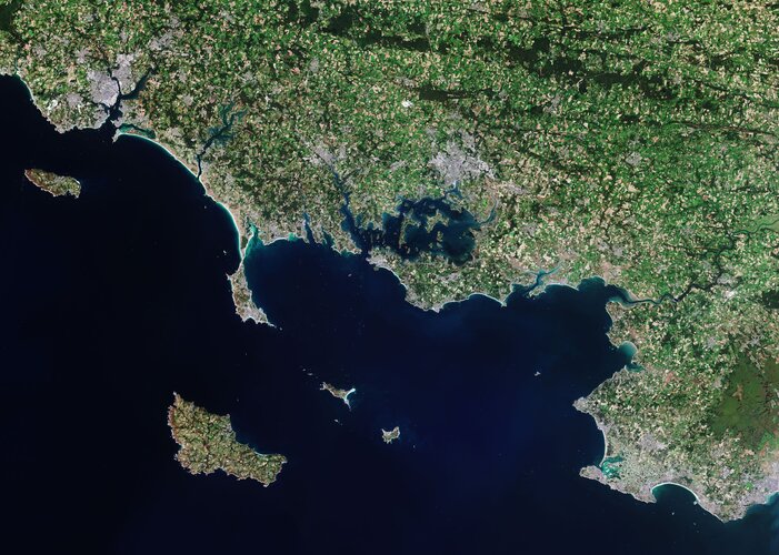 The Copernicus Sentinel-2 mission takes us over Morbihan – a French department in the south of Brittany.