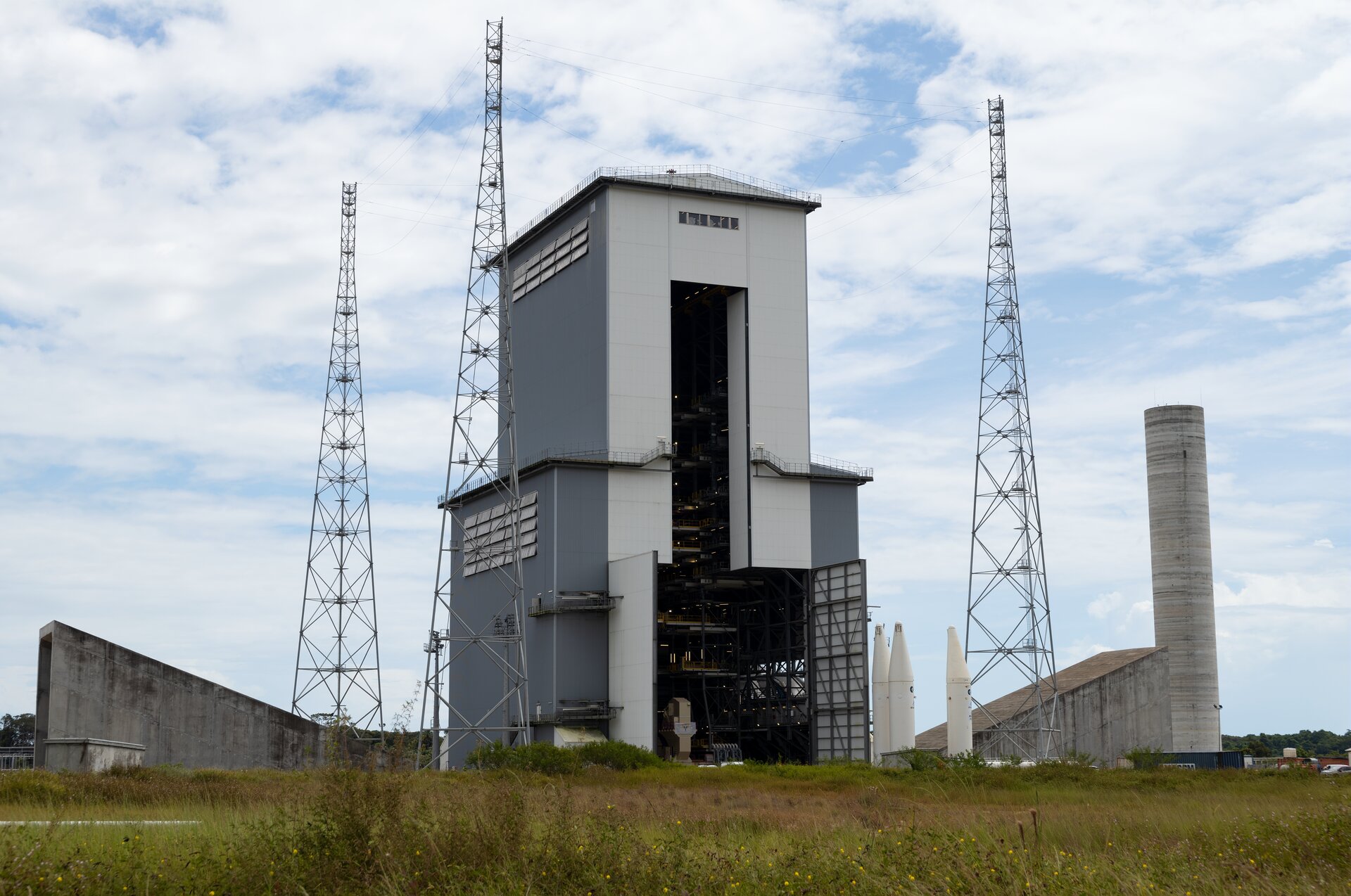 Ariane 6 mobile gantry