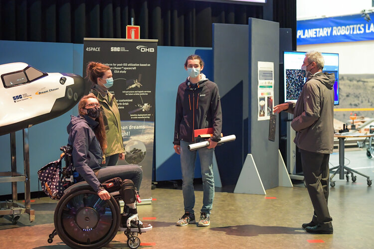 ESA Open Day 2021 - Visitors in Erasmus