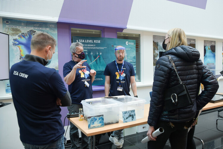 ESA Open Day 2021 - Visitors in the Rainbow Corridor