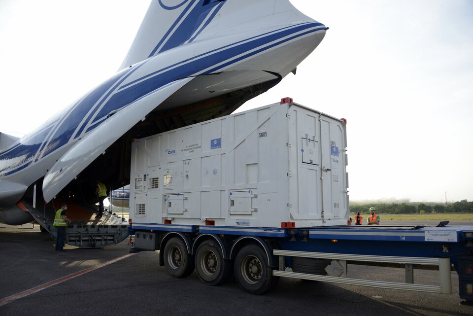 Loading Galileo satellite aboard lorry
