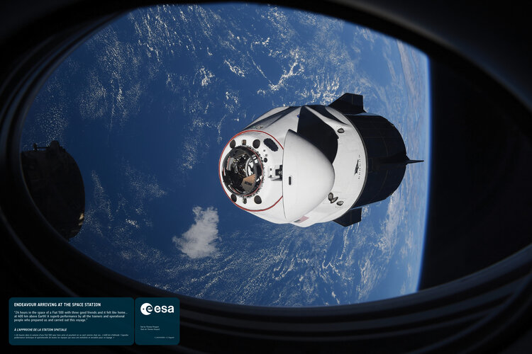 Endeavour arriving at the Space station