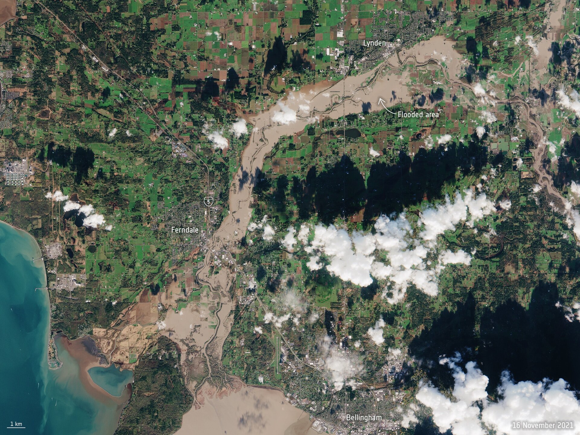 The US State of Washington is under a state of emergency following days of severe wind and rain leading to extensive flooding in parts of the state. Different satellites in orbit carry different instruments that can provide us with a wealth of complementary information to understand and to respond to flooding disasters.