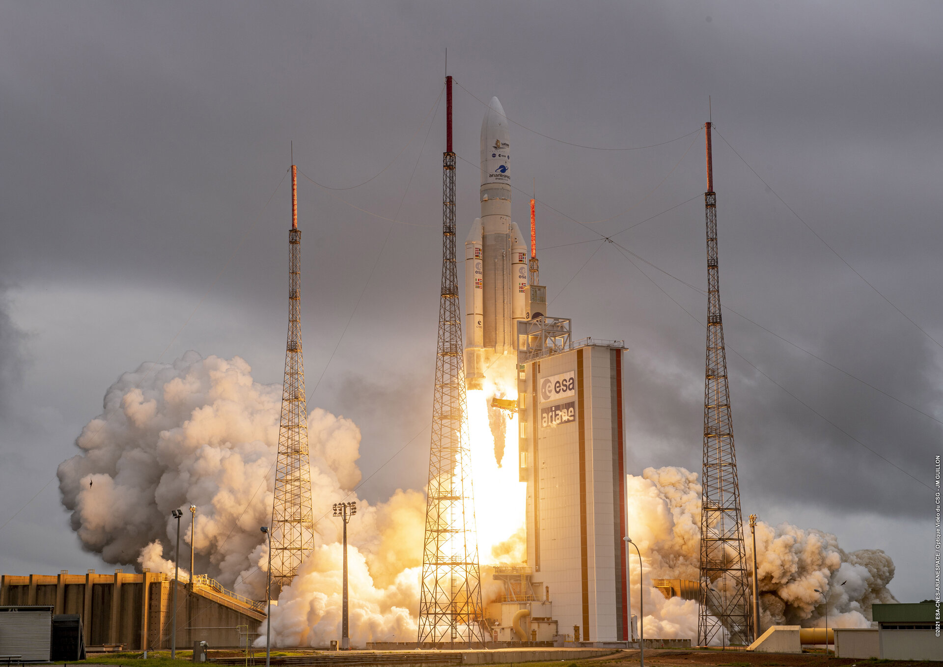 Webb liftoff on Ariane 5