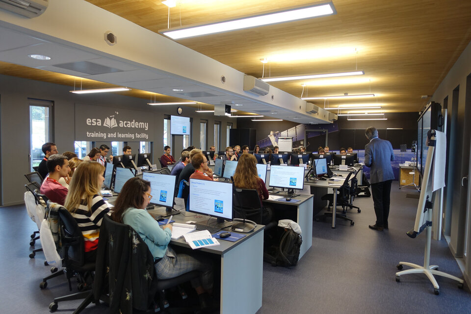 Delivery of a Training Session in the ESA Academy’s Training and Learning Facility 