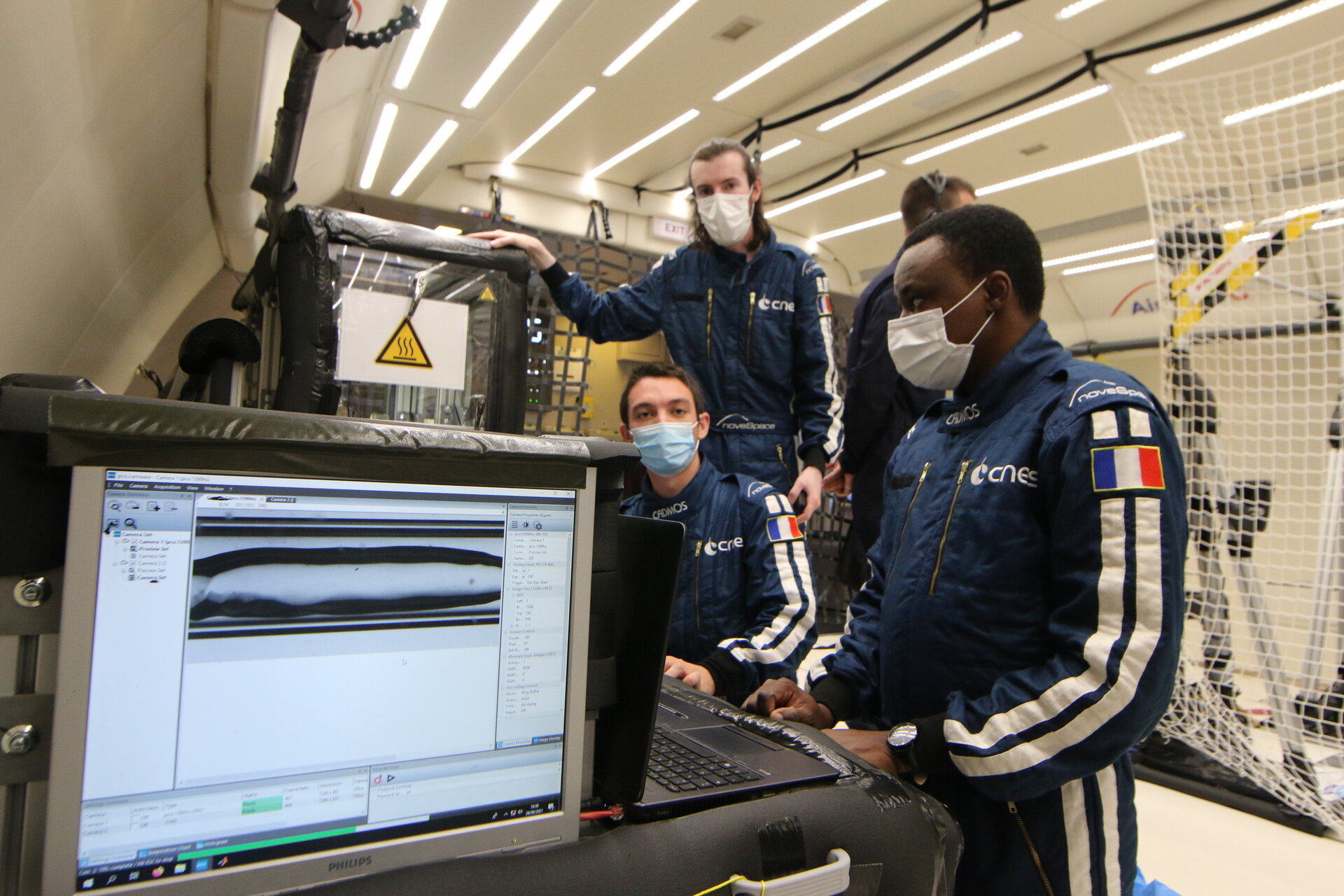 Operating experiment on parabolic flight