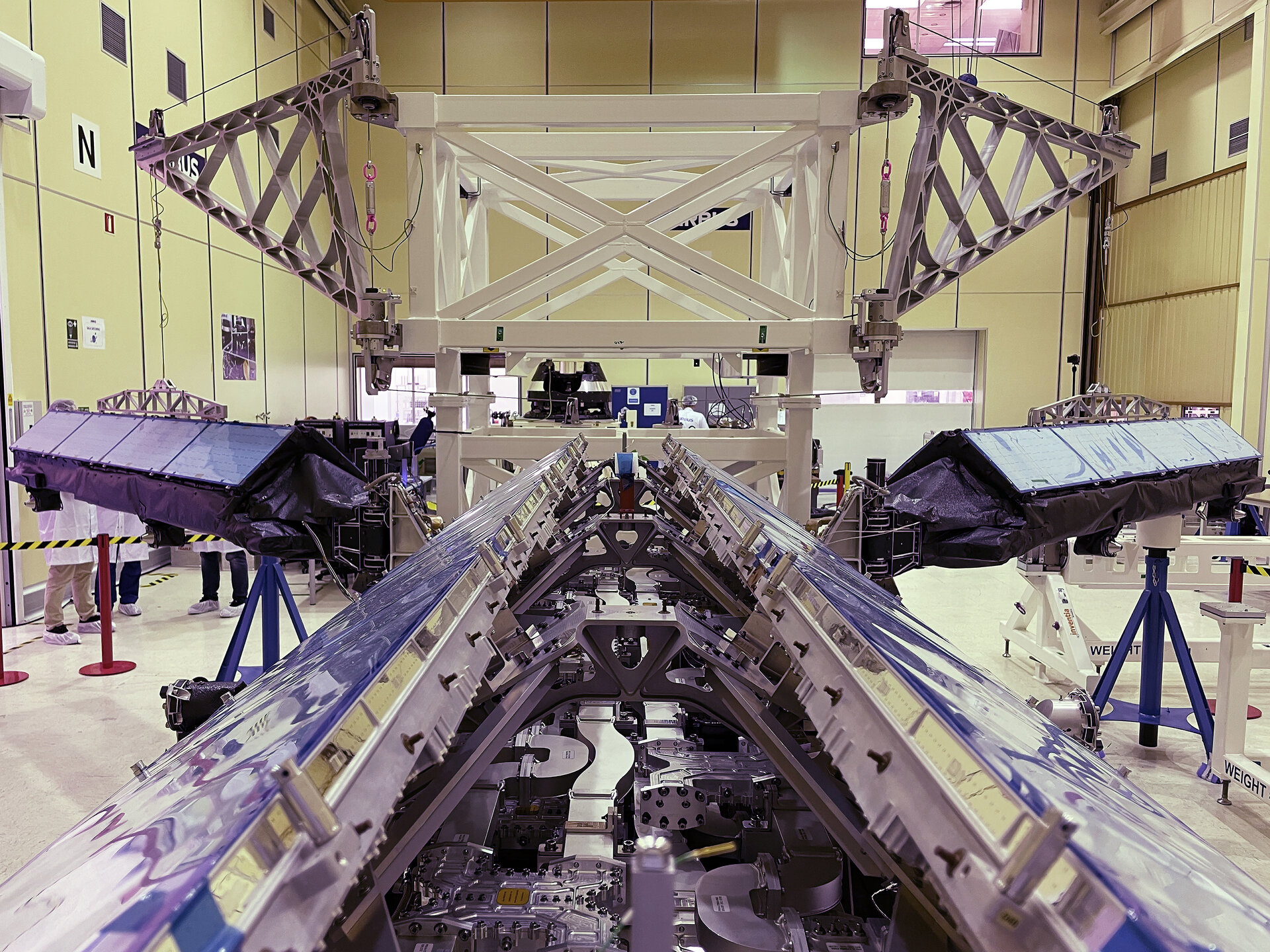 MetOp-SG-B scatterometer antenna deployment test