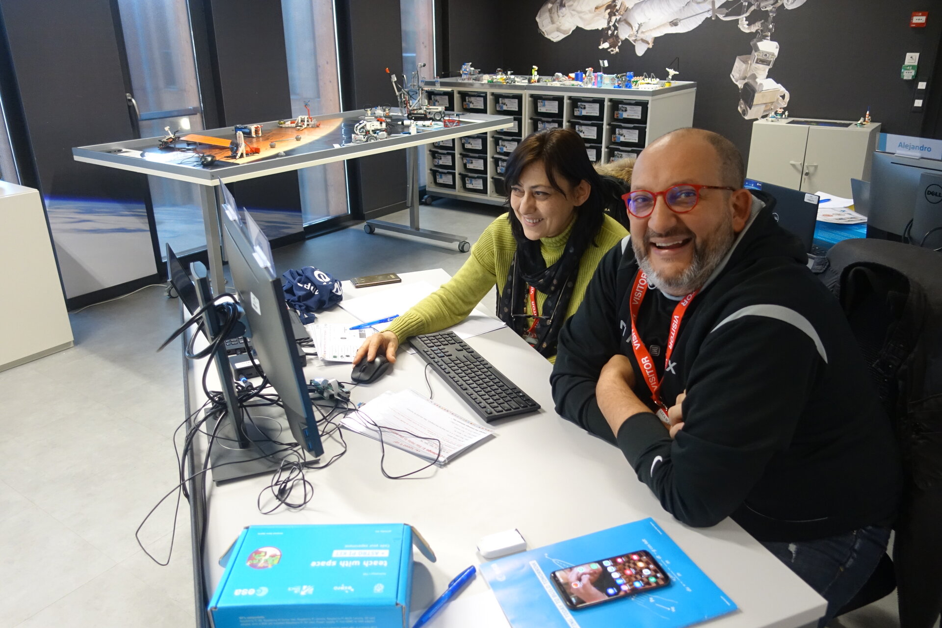 teachers attending an e-technology lab workshop