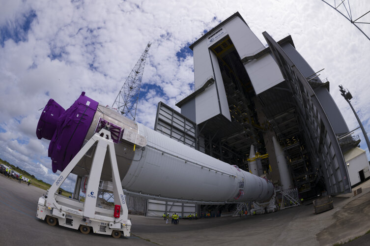 Ariane 6 central core transfer and verticalisation