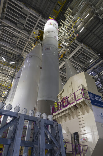 Ariane 6 central core transfer and verticalisation