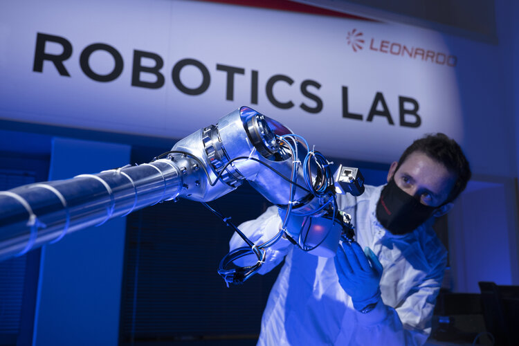 A European robotic arm for Mars