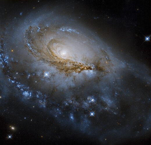 Hubble studies a spectacular spiral