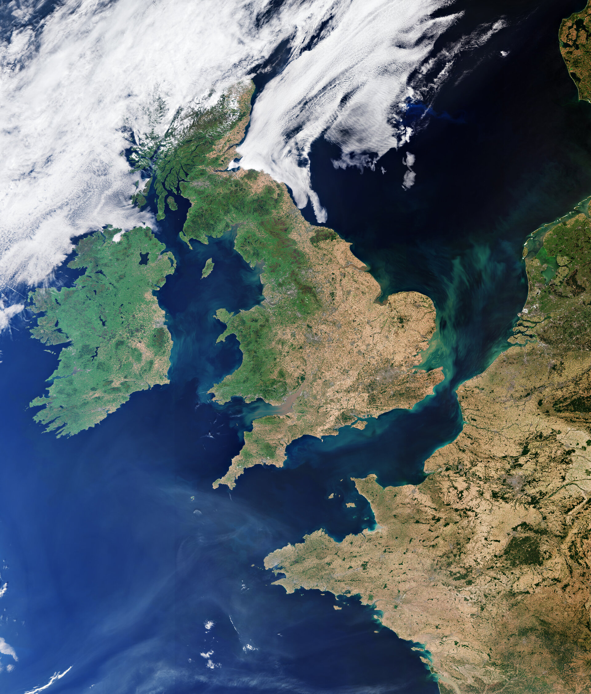 Ziemia z kosmosu: fala upałów w Wielkiej Brytanii