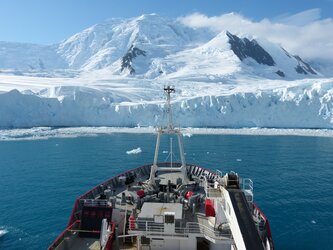 RRS James Clark Ross research ship and William Glacier