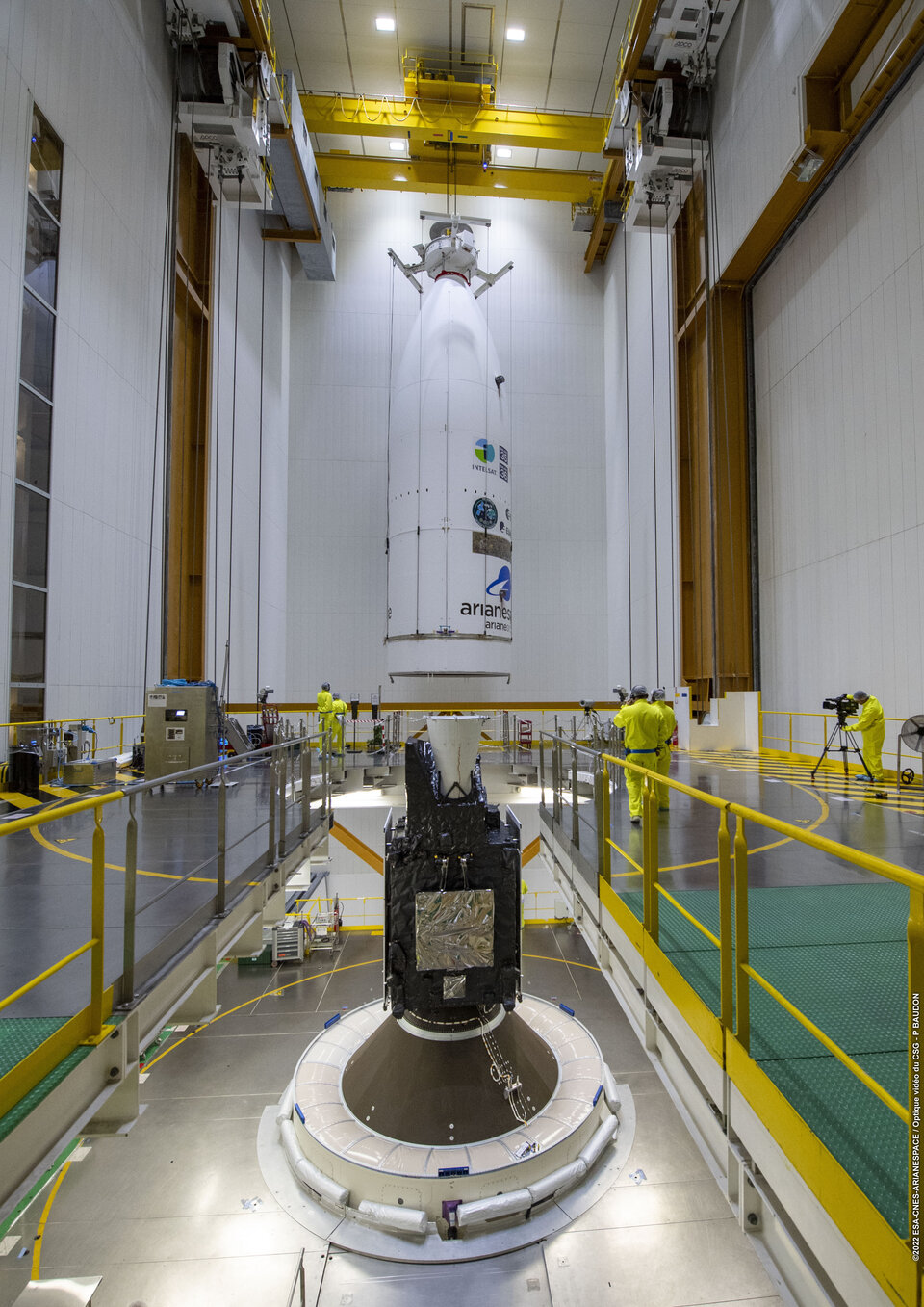 Ariane 5 fairing lowered over MTG-I1