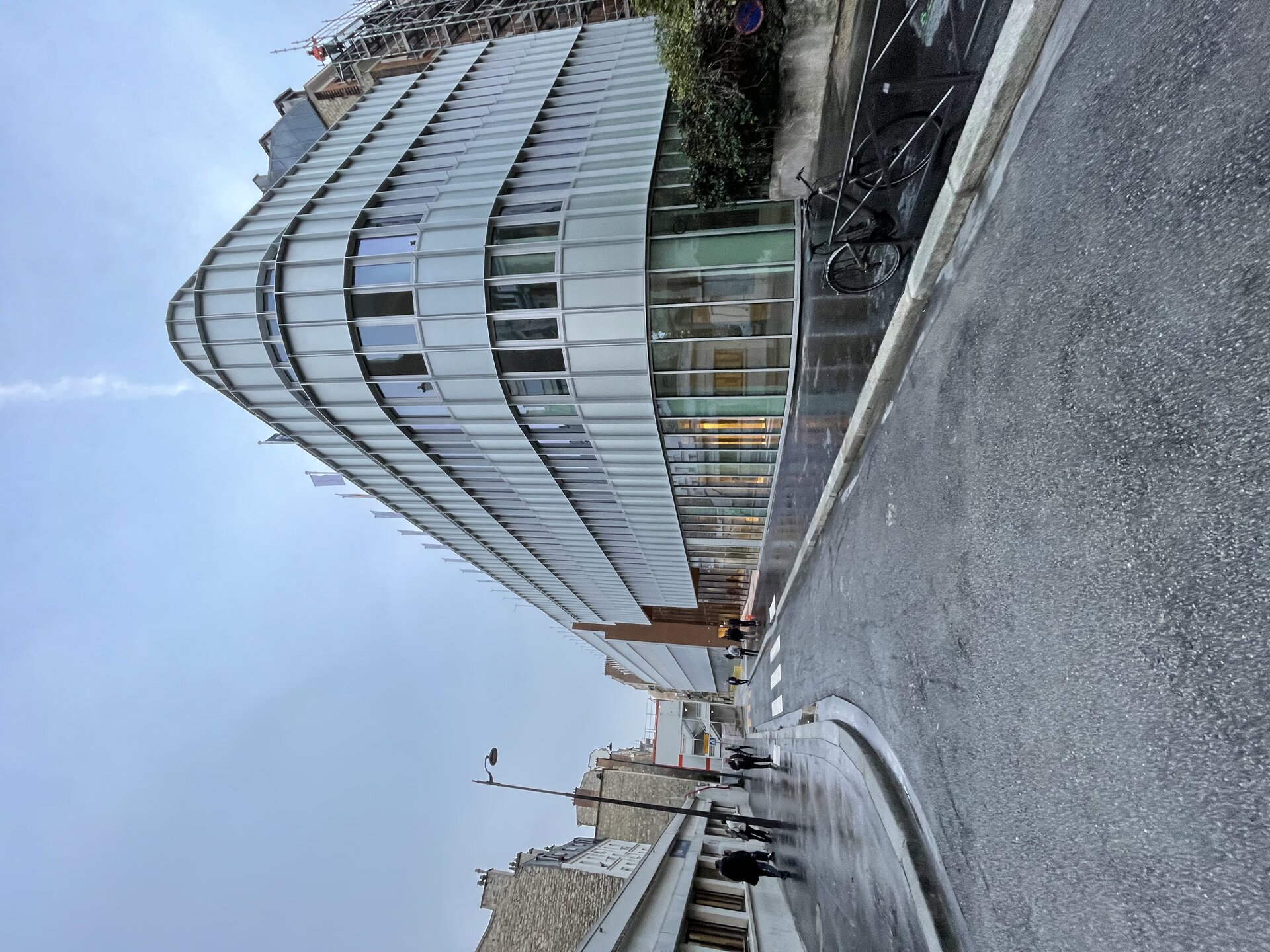 Rénovation du siège de l'ESA : la façade rue Mario Nikis (Paris)