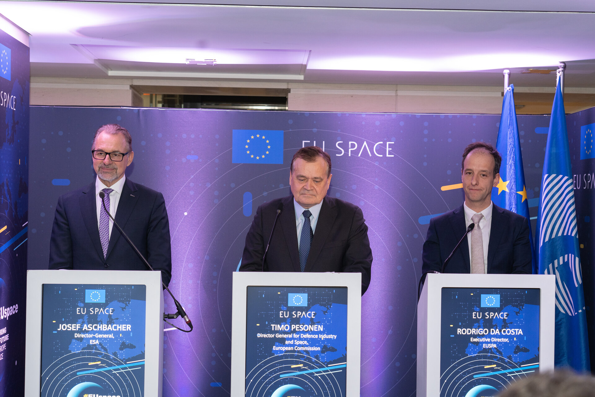 ESA 15th European Space Conference Signature of a coordination