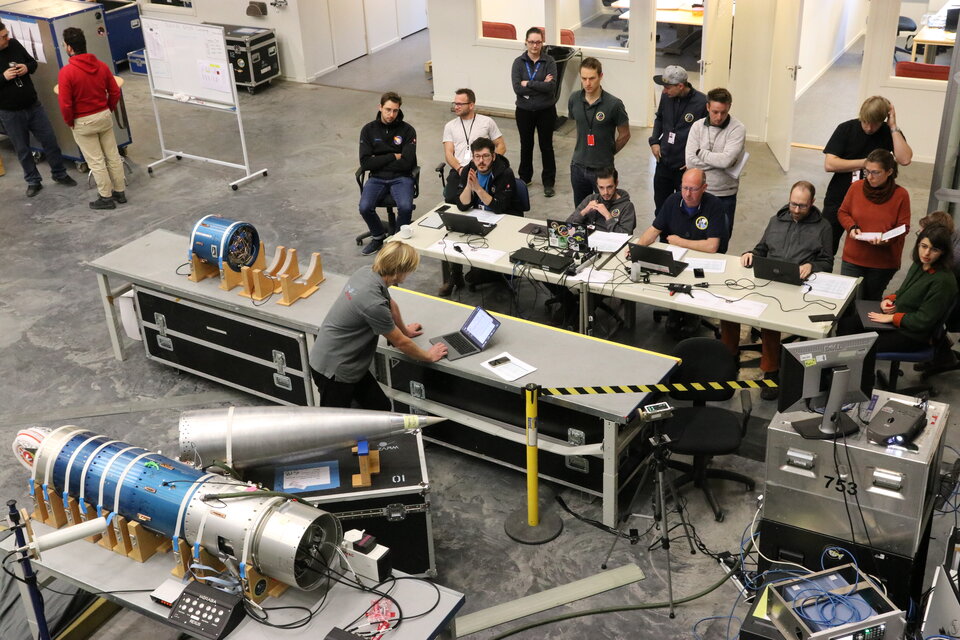 Last functional testing of REXUS 27 before the final integration