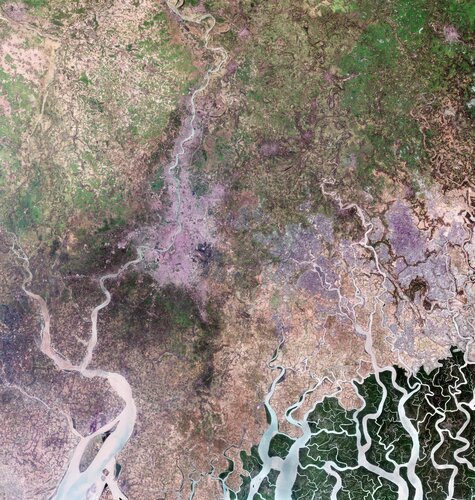 Kolkata, formerly Calcutta, is featured in this image, captured by the Copernicus Sentinel-2 mission. 