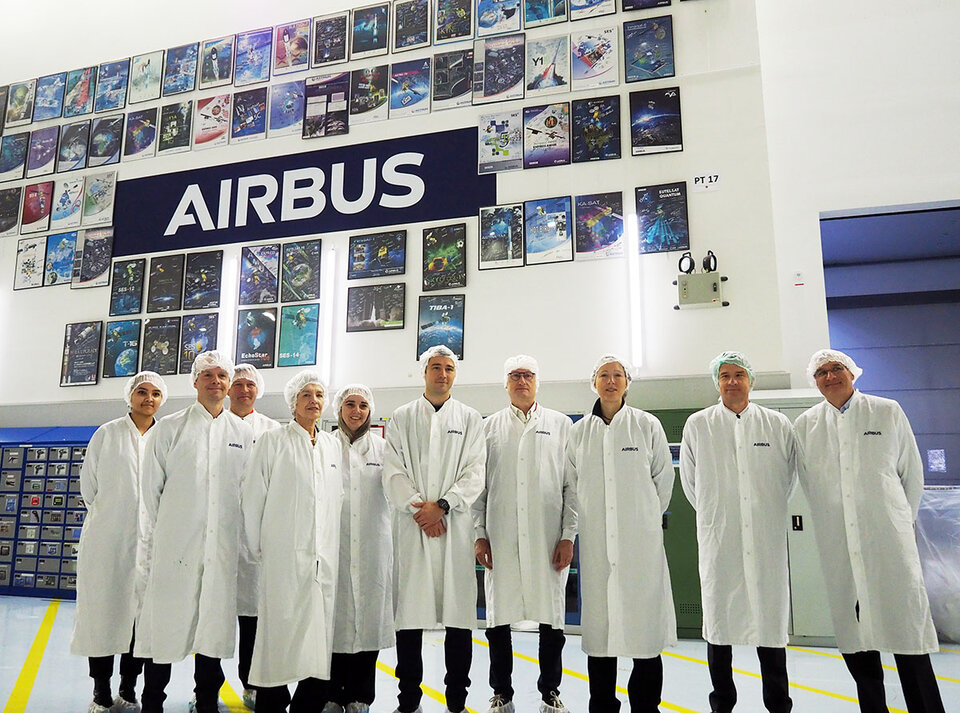 Dans les salles blanches du site toulousain d'Airbus Defence and Space