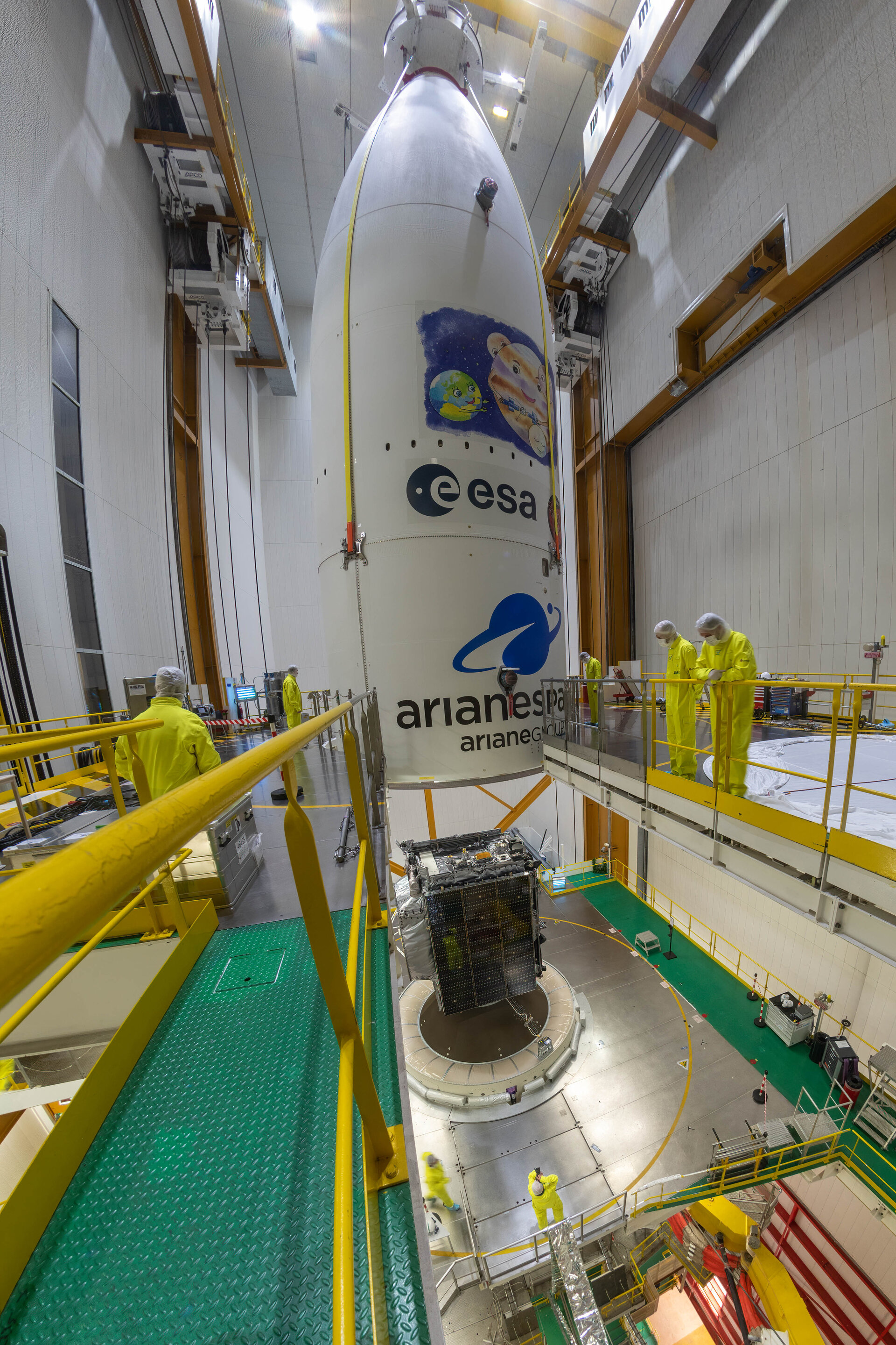 Juice encapsulated in Ariane 5 fairing