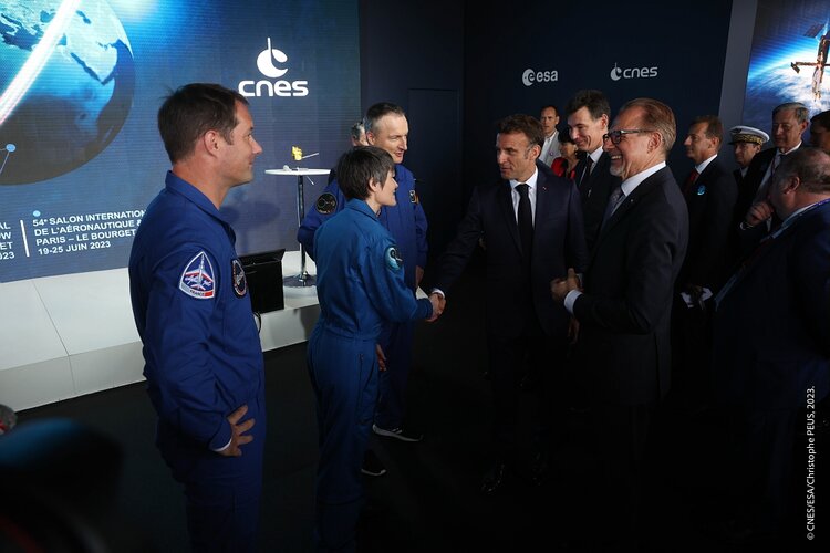 ESA astronauts Samantha Cristoforetti, Matthias Maurer and Thomas Pesquet welcome Macron at ESA/CNES pavilion