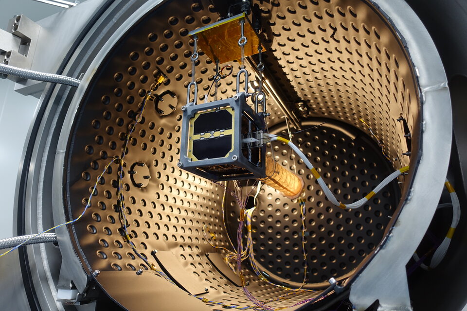 The 3Cat-4 CubeSat installed in the CSF chamber for its Thermal Vacuum Test