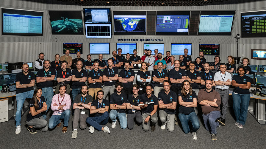 Aeolus control team wraps up successful reentry operations