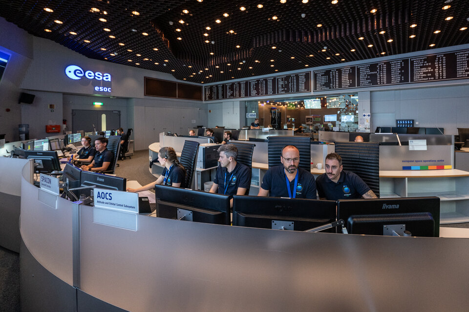 Das Team im Hauptkontrollraum der ESA in Darmstadt