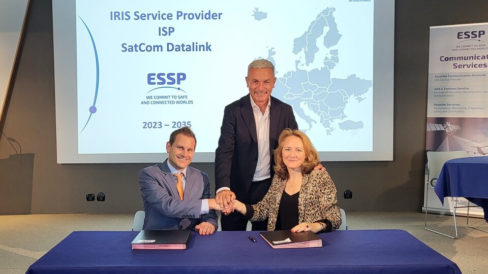 From left to right: Joel Klooster, Senior Vice President Airline Operations and Safety for Viasat’s recently acquired Inmarsat business; Antonio Garutti, Antonio Garutti, Head of Telecommunication Systems Project Office at ESA; and Charlotte Neyret, Chief Executive Officer of the ESSP