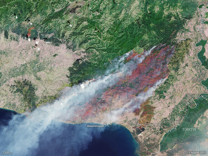 A month after fires ravaged the island of Rhodes in July 2023, more fires have ripped through Greece this week as southern Europe swelters under a late summer heatwave. This Copernicus Sentinel-2 image shows the ongoing blaze near Alexandroupoli in the Evros region of northeast Greece – close to the Türkiye border.