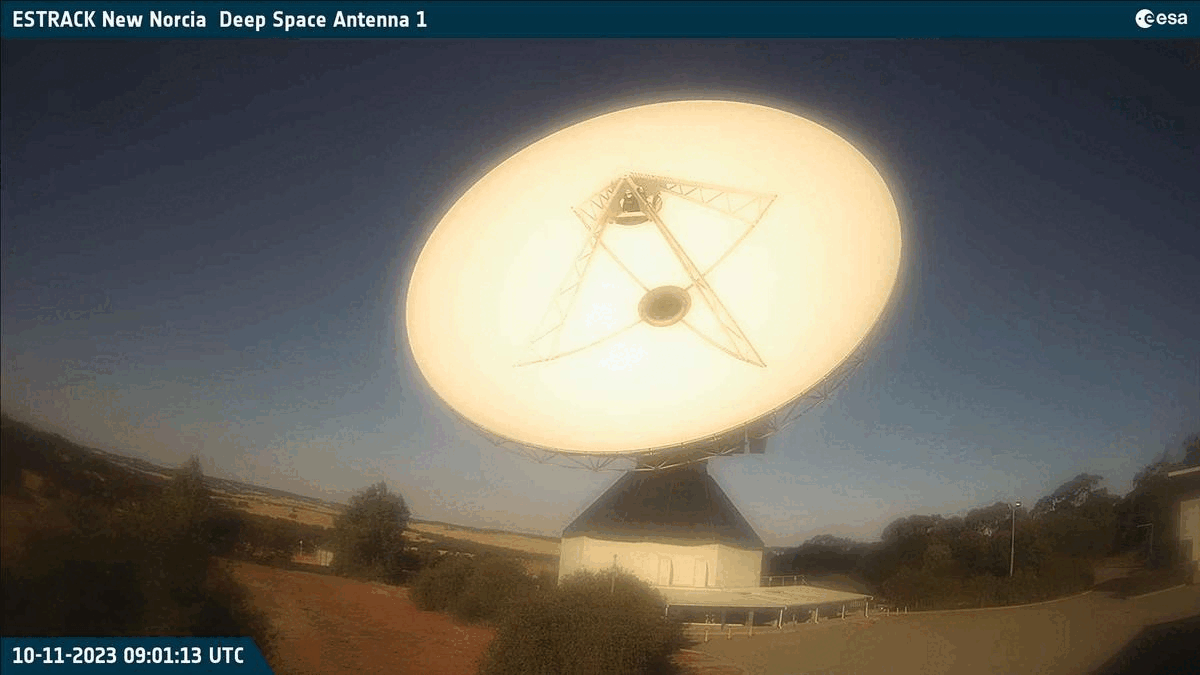ESA's New Norcia deep space antenna in communication with Mars Express near the start of the 2023 Mars solar conjunction season. At 300 bits per second, this GIF would take over three hours to download.