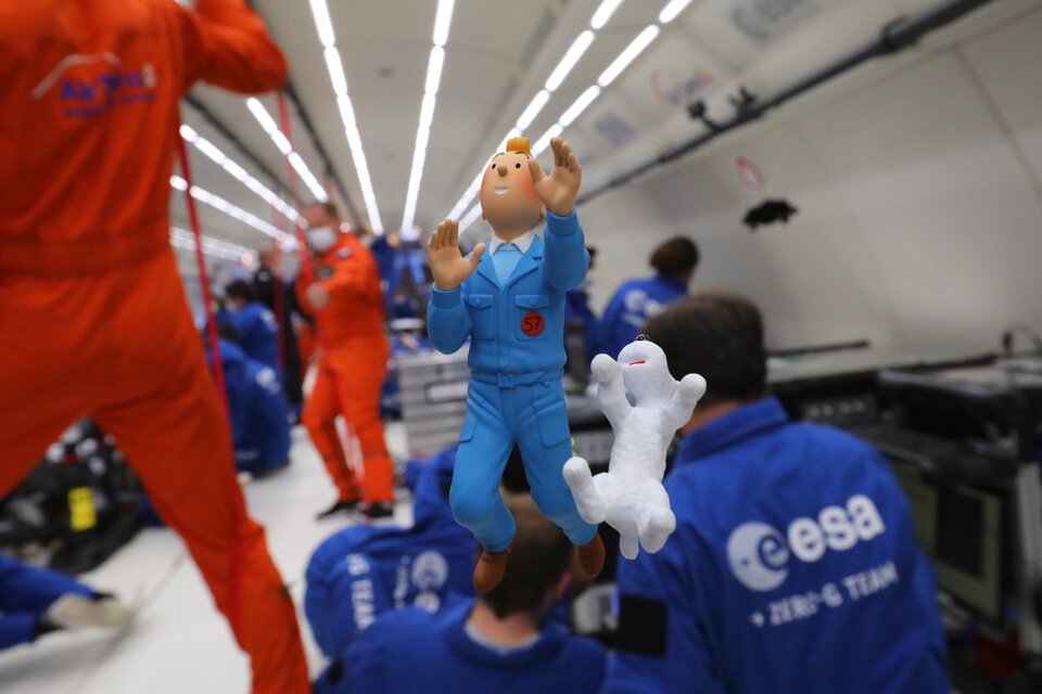 Previous editions of Tintin, c’est l’aventure have seen Tintin and his faithful companion Snowy experience weightlessness on a parabolic flight, which is part of the training of all ESA astronauts.