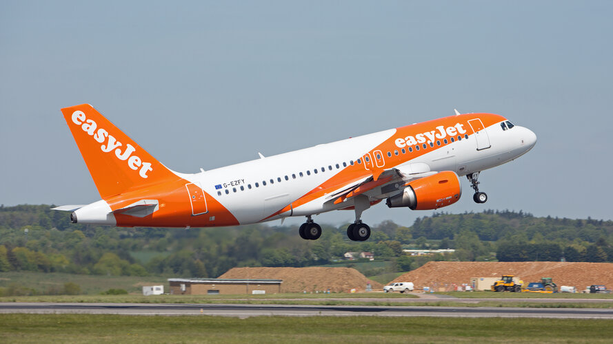 easyJet take off