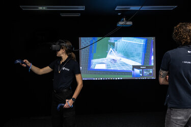Astronaut basic training: VR robotics training for Sophie