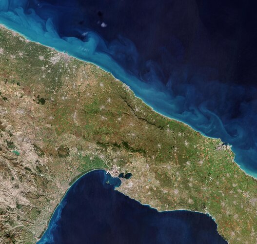 The Copernicus Sentinel-2 mission takes us over a section of Italy’s heel in the southern part of the boot-shaped peninsula.