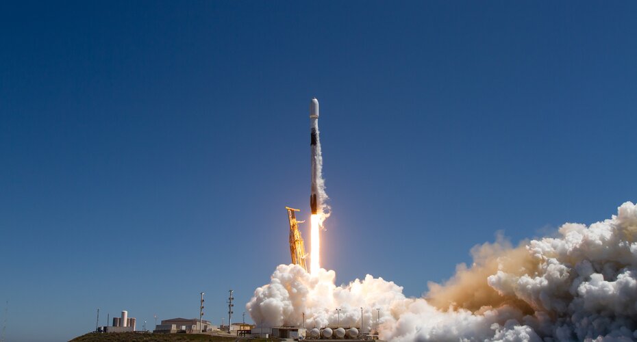 Liftoff for ESA’s Arctic Weather Satellite and Φsat-2 satellite