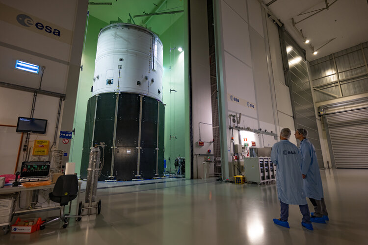 Ariane 6 upper stage in LEAF