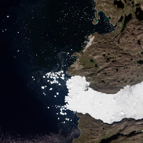 These summer images from the Copernicus Sentinel-2 and Sentinel-1 missions showcase different satellite views of Greenland’s west coast.